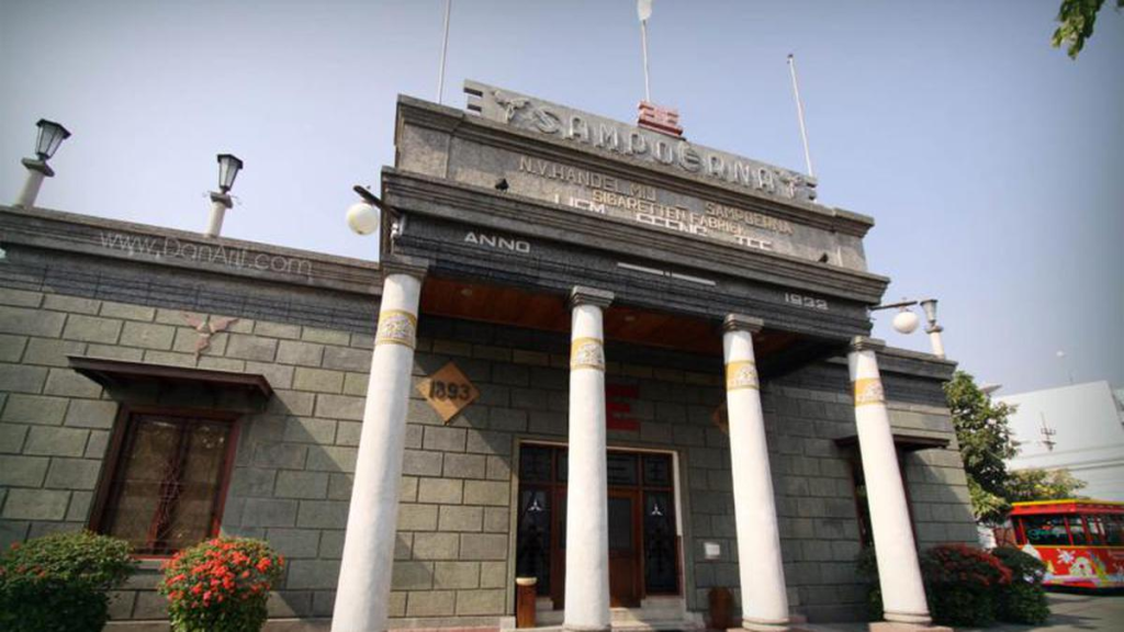 House of Sampoerna Museum Tembakau dan Galeri Seni di Surabaya