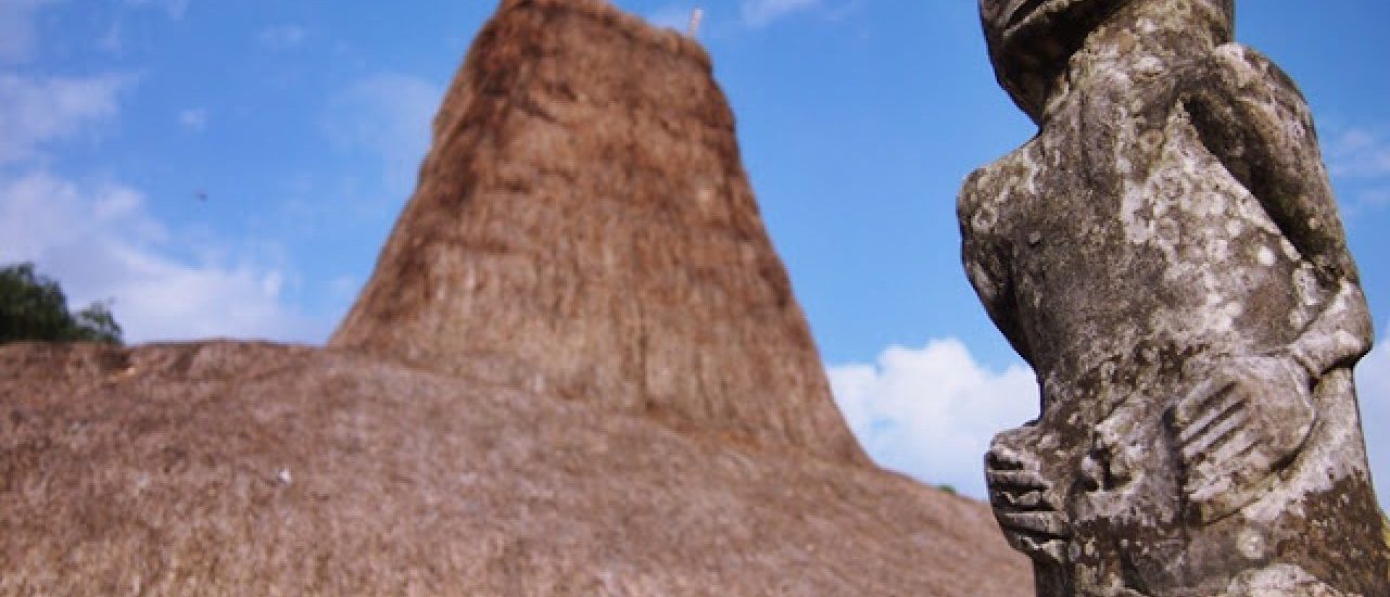 wisata sejarah Kampung Adat Tarung