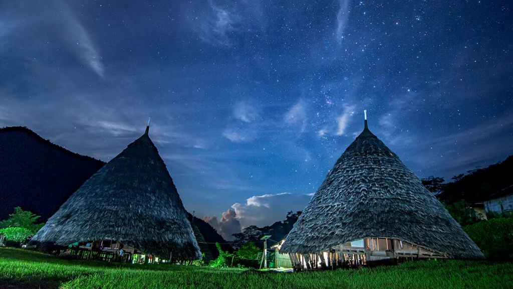 Wae Rebo Desa Konde Manggarai: Trekking 3 Jam ke Rumah Kerucut Negeri di Atas Awan