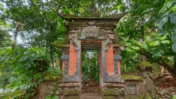 Hutan Kota Indraloka di Cipayung Jadi Hidden Gem Gratis Rasa Majapahit